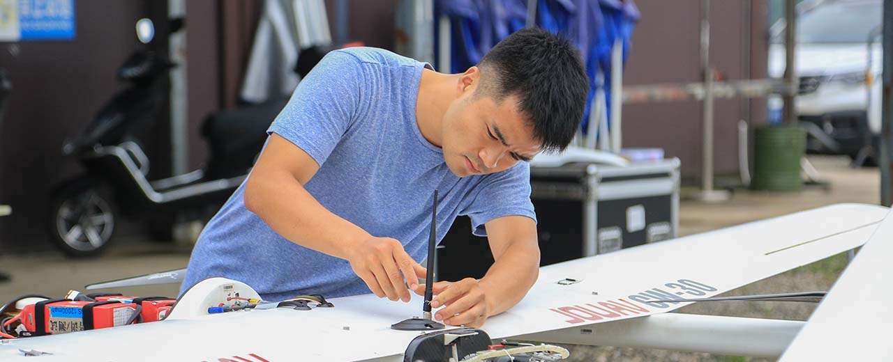 z6com·尊龙CW航磁系统